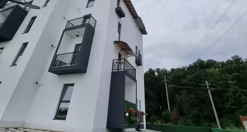 Vand portofoliu 5 apartamente 7.3% venituri anual