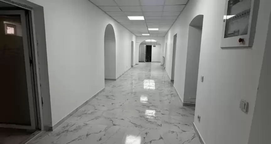 Spațiu comercial / demisol 272,3 mp — centrală - 408.450 EUR Spațiu comercial / demisol 272,3 mp — centrală
