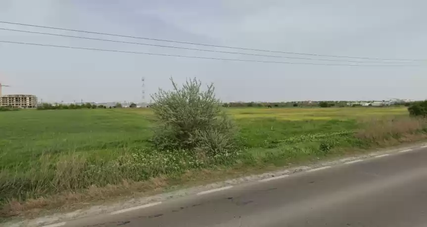 Teren intravilan pentru hale industriale - 60 EUR Teren intravilan pentru hale industriale