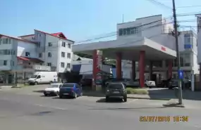 Vand benzinari si imobil cu teren central in Pitesti