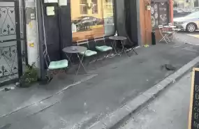 Cafenea cu firma cu tot Cafenea cu firma cu tot