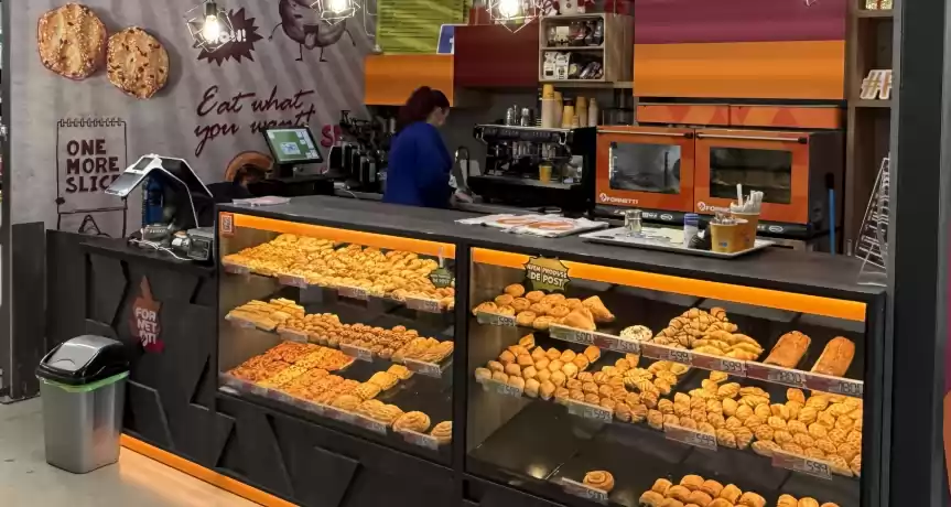 Cafenea tip to go și franciza patiserie 