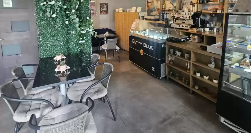 Vând afacere la cheie – Cafenea complet utilată –