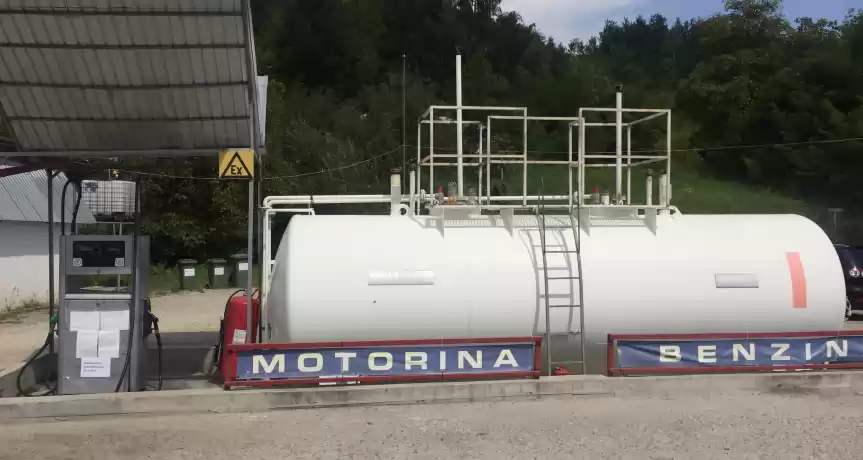AFACERE LA CHEIE - STATIE CARBURANTI