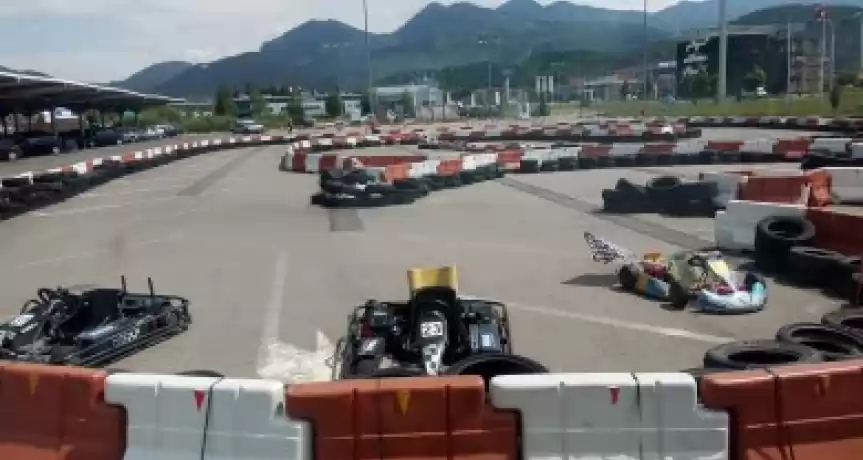 AFACERE KARTING