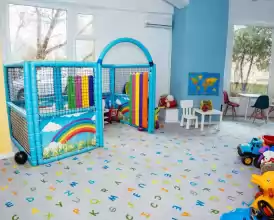 VAND AFACERE LA CHEIE - Loc de joaca/party copii