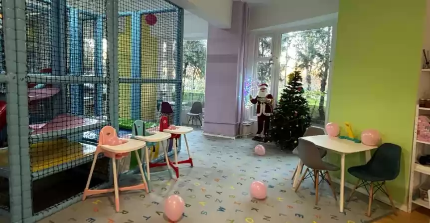 VAND AFACERE LA CHEIE - Loc de joaca/party copii