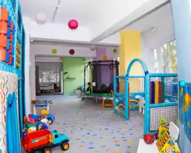 VAND AFACERE LA CHEIE - Loc de joaca/party copii