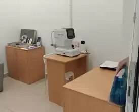 VAND OPTICA MEDICALA IN CENTRU COMERCIAL 