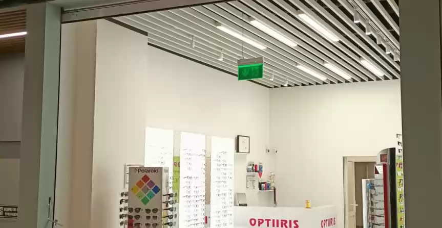 VAND OPTICA MEDICALA IN CENTRU COMERCIAL 