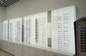 VAND OPTICA MEDICALA IN CENTRU COMERCIAL 
