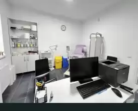 Vanzare clinica medicala unirii cu spatiu - 550.000 EUR Vanzare clinica medicala unirii cu spatiu