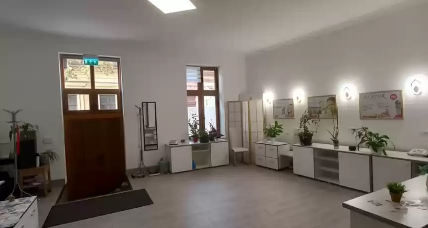 Vand spatiu comercial in Oradea, ultracentral - 290.000 EUR Vand spatiu comercial in Oradea, ultracentral