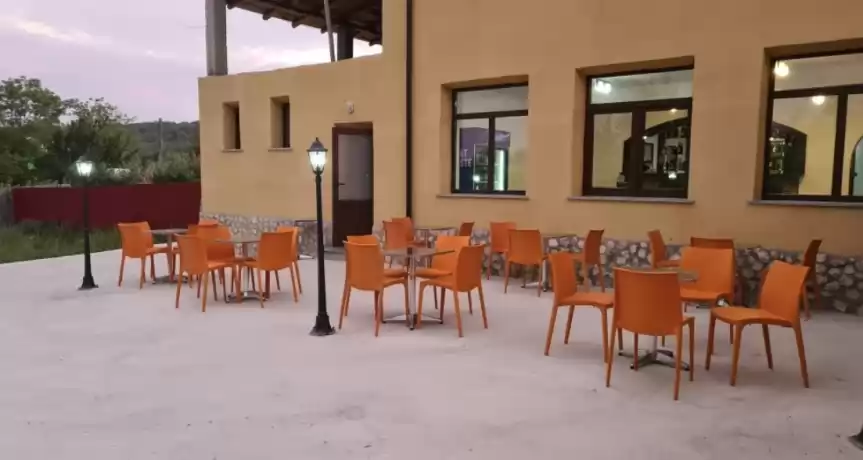Proprietate cu afacere la cheie