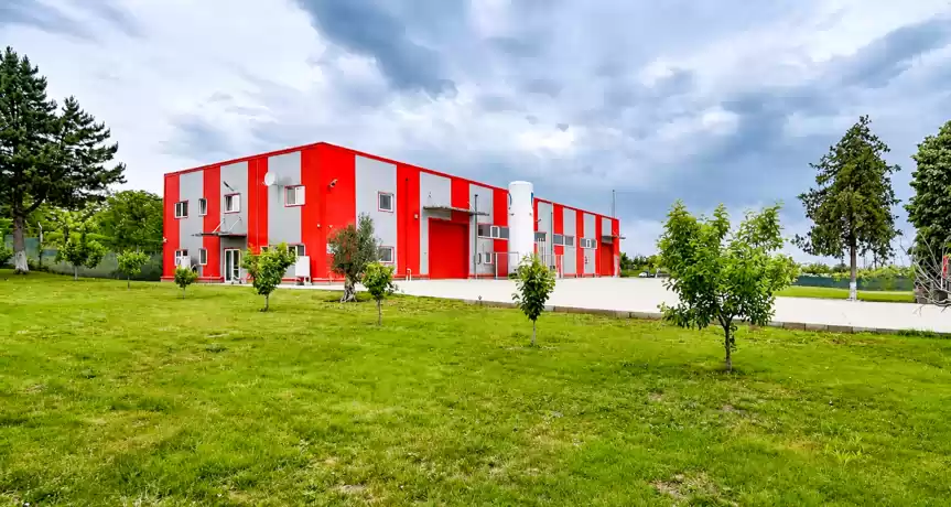 HALĂ MODERNĂ 837 MP TEREN 4.236 MP - 90 kW – ISU - 700.000 EUR HALĂ MODERNĂ 837 MP TEREN 4.236 MP - 90 kW – ISU