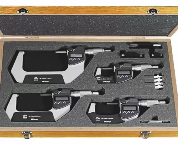 Vand accesorii, mobilier industrial, utilaje CNC