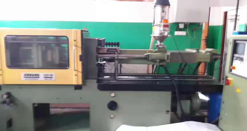 Afacere mase plastice - 70.000 EUR Afacere mase plastice