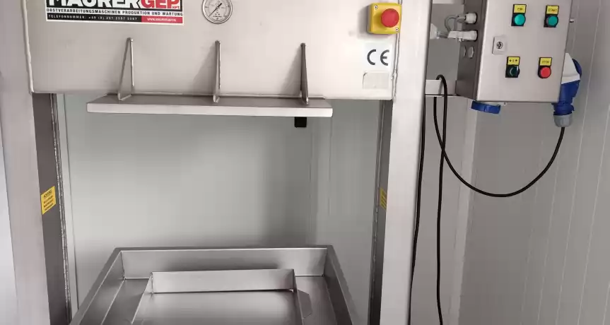 Vând SRL productie sucuri  de fructe si legume