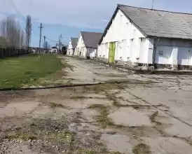 Baza de cereale cca 40.000 mp, intravilan 30e