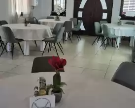 VANZARE FERME AGRICOLE SI HOTEL CU RESTAURANT
