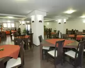 HOTEL(31 camere+2 restaurate+terase+teren2000mp) - 2.950.000 EUR HOTEL(31 camere+2 restaurate+terase+teren2000mp)