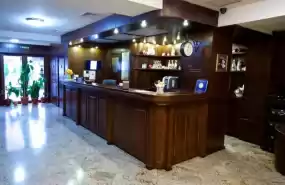 Hotel Restaurant 3 stele 