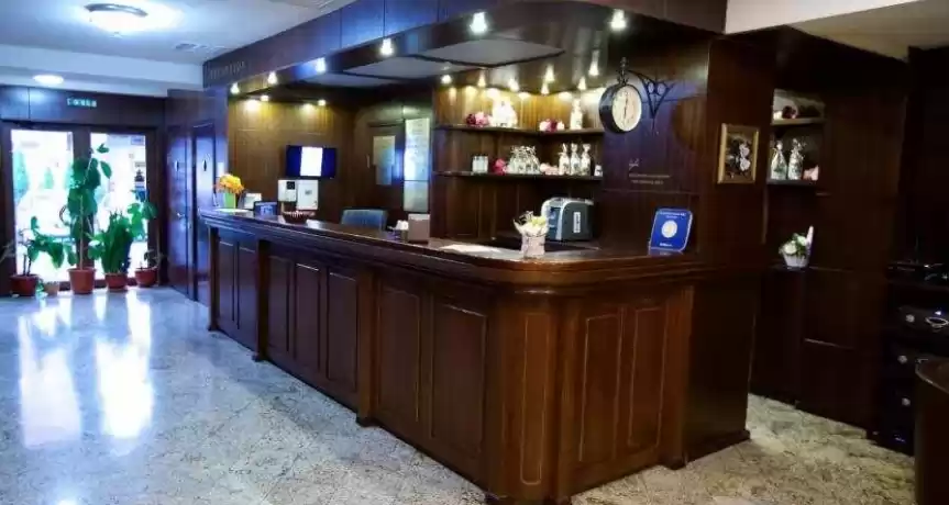 Hotel Restaurant 3 stele 