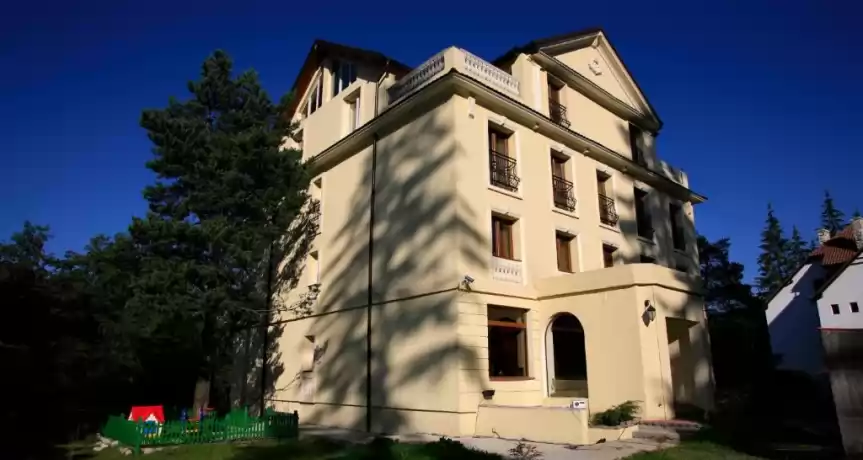 Hotel cu restaurant, priveliste si pozitionare fabuloasa