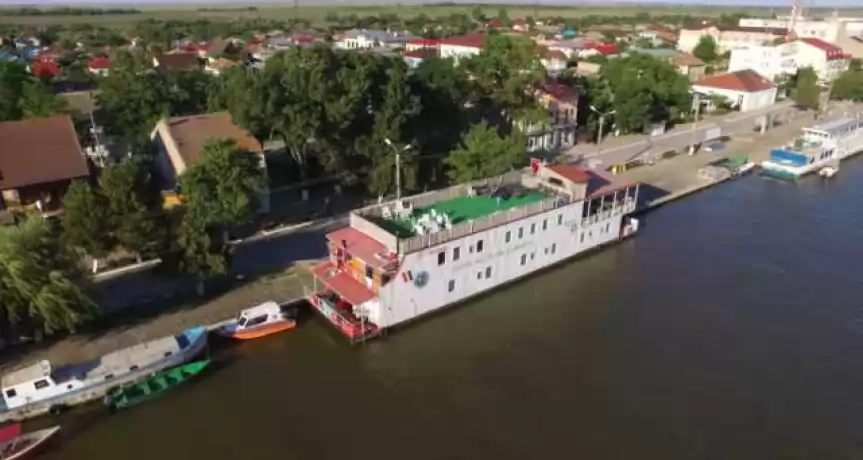 Hotel Plutitor de Lux în Sulina