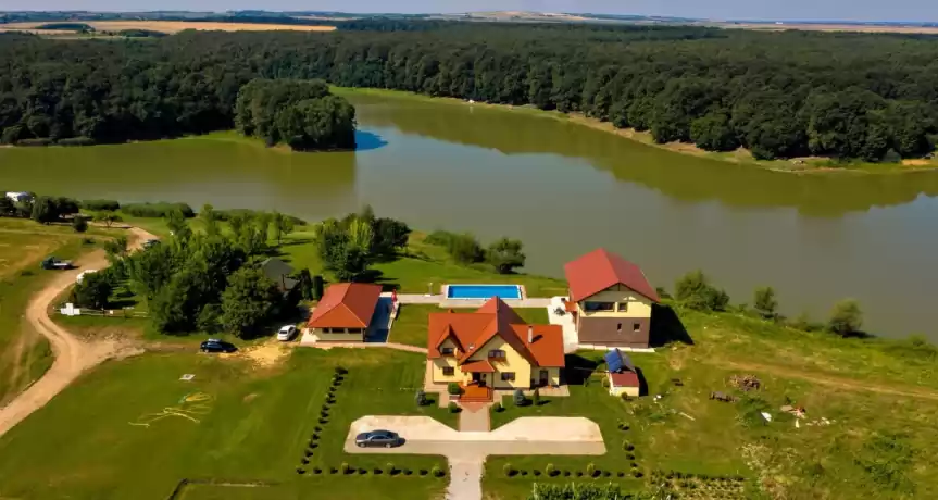 Pensiune cu SPA și sală evenimente, lângă Oradea - 950.000 EUR Pensiune cu SPA și sală evenimente, lângă Oradea