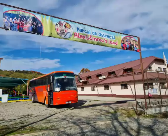 COMPLEX TURISTIC SI PARC DE DISTRACTII - 890.000 EUR COMPLEX TURISTIC SI PARC DE DISTRACTII