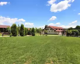 COMPLEX TURISTIC SI PARC DE DISTRACTII - 890.000 EUR COMPLEX TURISTIC SI PARC DE DISTRACTII