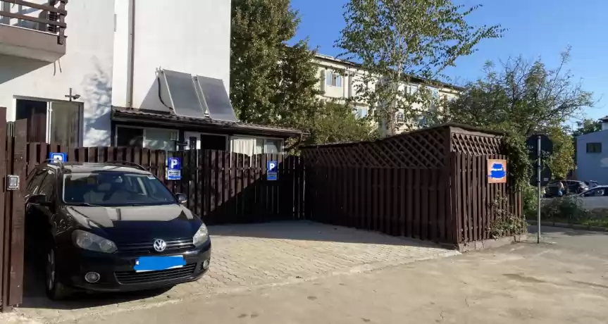 Vand Pensiune Focsani 10 camere si 2 apartamente - 495.000 EUR Vand Pensiune Focsani 10 camere si 2 apartamente