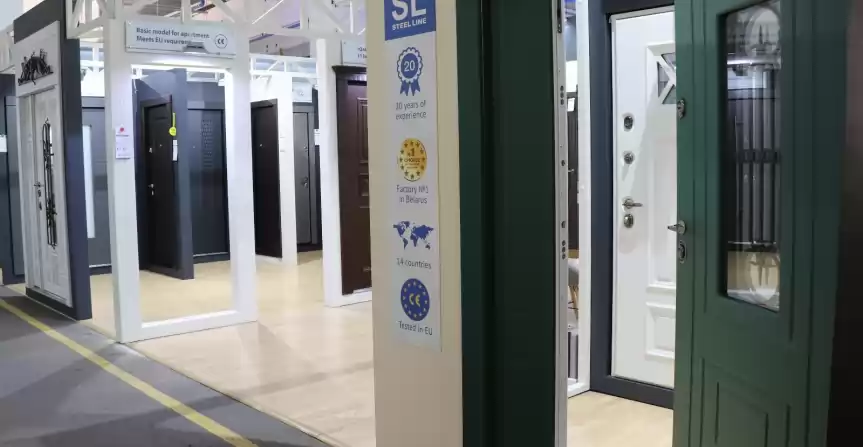 Showroom de usi, 100 mp amenajati, spre vanzare - 50.000 EUR Showroom de usi, 100 mp amenajati, spre vanzare