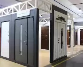 Showroom de usi, 100 mp amenajati, spre vanzare - 50.000 EUR Showroom de usi, 100 mp amenajati, spre vanzare