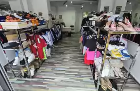 Vand afacere la cheie, Outlet
