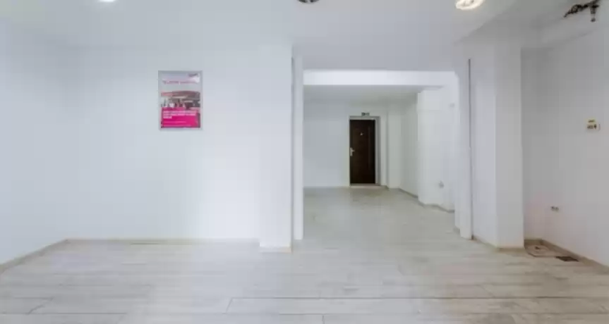 Vand Spatiu Comercial Ultracentral, str. Metianu