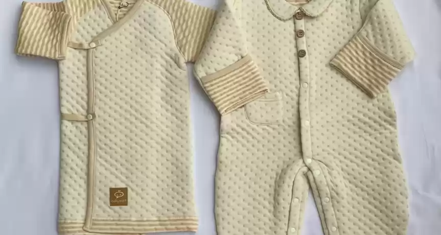 Stoc marfa haine organice pentru bebelusi