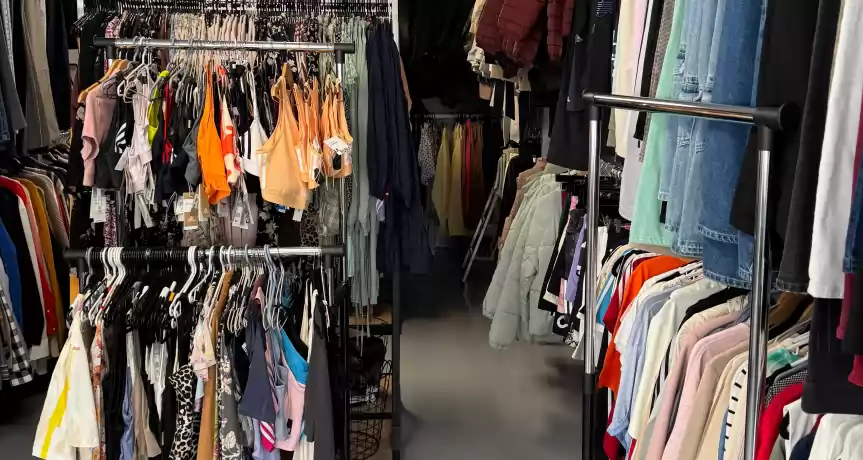 Vand afacere la cheie Outlet
