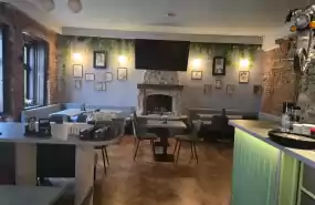 Afacere la Cheie–Restaurant/Pub Central