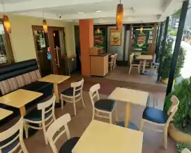 Inchiriez spatiu com. 85mp Complex Studentesc - 10 EUR Inchiriez spatiu com. 85mp Complex Studentesc