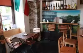 Mic Restaurant cu Produse Tipic Italiene