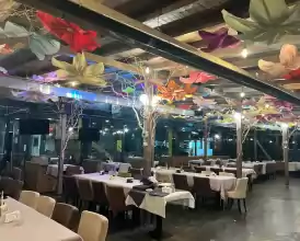 Restaurant functional si spatiu comercial - 1.200.000 EUR Restaurant functional si spatiu comercial