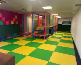Restaurant functional si spatiu comercial - 1.200.000 EUR Restaurant functional si spatiu comercial
