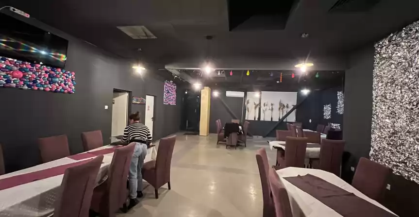 Restaurant functional si spatiu comercial
