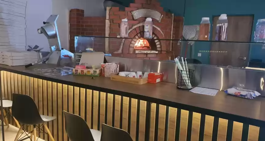 Shaormerie si pizzerie la cheie