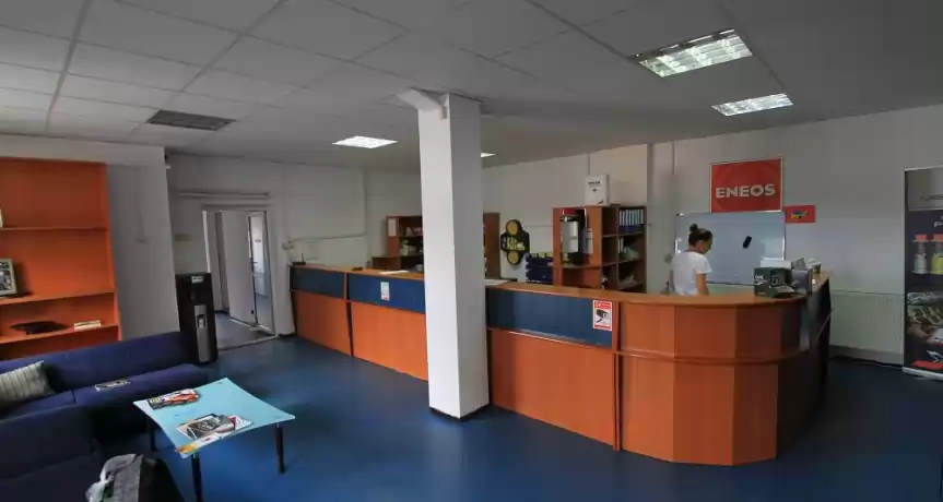 SERVICE AUTO DE VANZARE