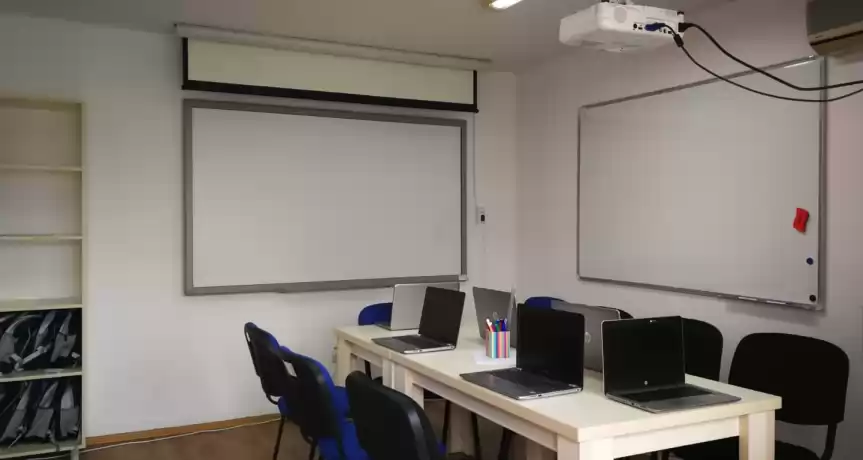 Vand centru de meditatii