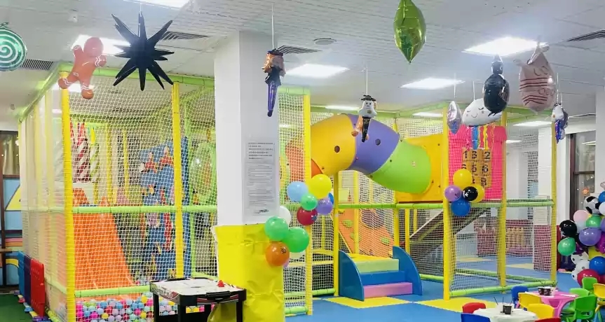 Vand loc de joaca - 12.000 EUR Vand loc de joaca