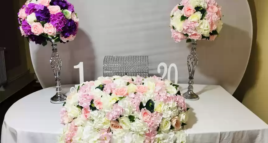 Vand afacere Decoratiuni pentru evenimente - 2.700 EUR Vand afacere Decoratiuni pentru evenimente